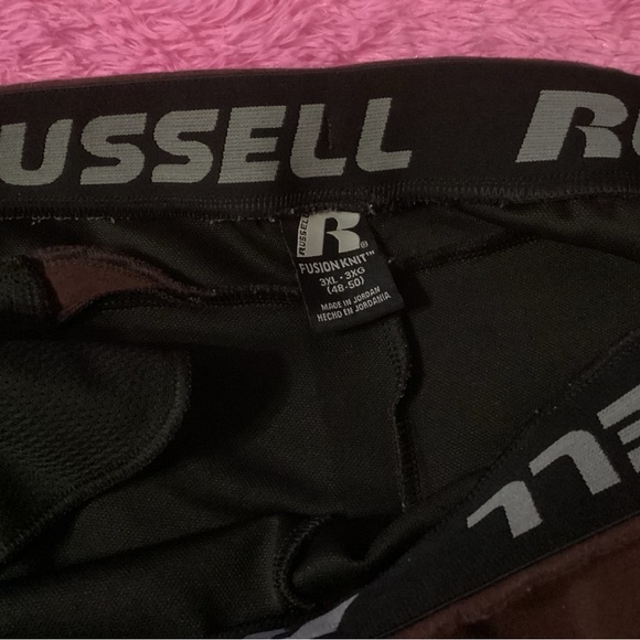 2PK RUSSELL ATHLETIC WEAR, SIZE 3X 1 PR SWEATPANTS AND 1 PR ATHLETIC SHORTS - Picture 4 of 7